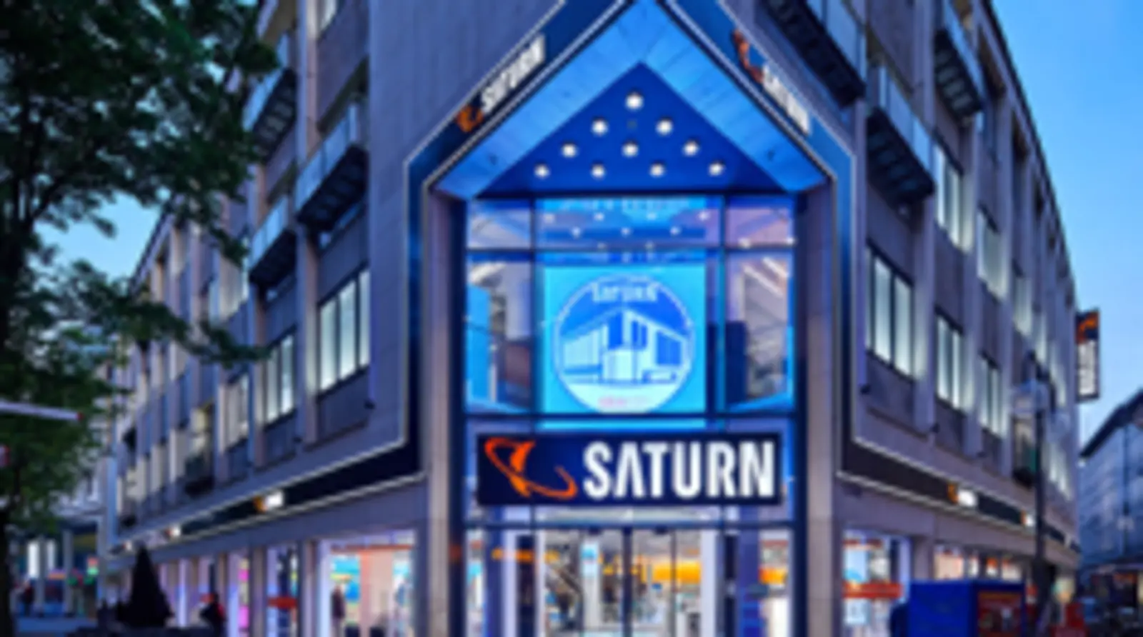 Pandomus Referenz Flagship-Store Saturn Köln 